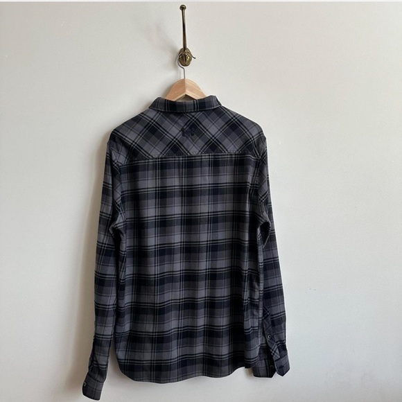 Under Armour black button-up flannel shirt- L 🌼 - Picture 4 of 7